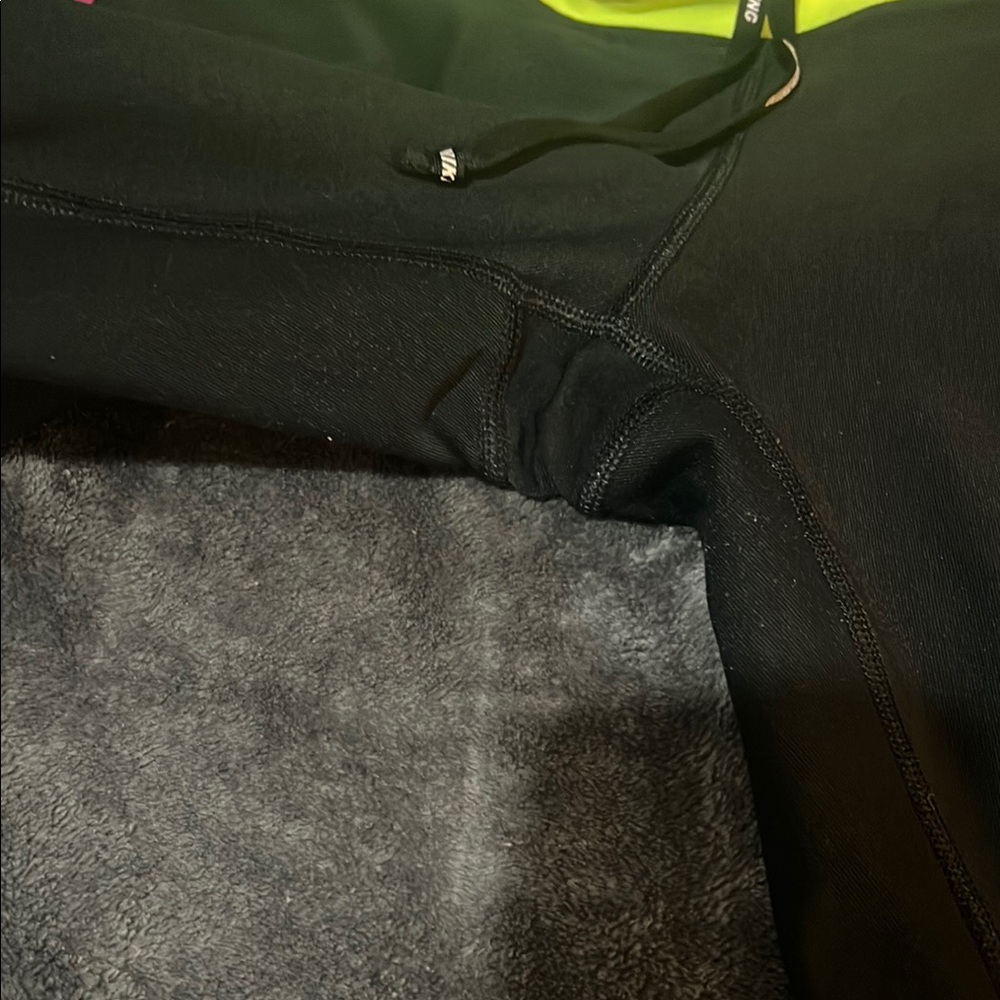 Nike Black and Pink Athletic Leggings - Picture 6 of 10
